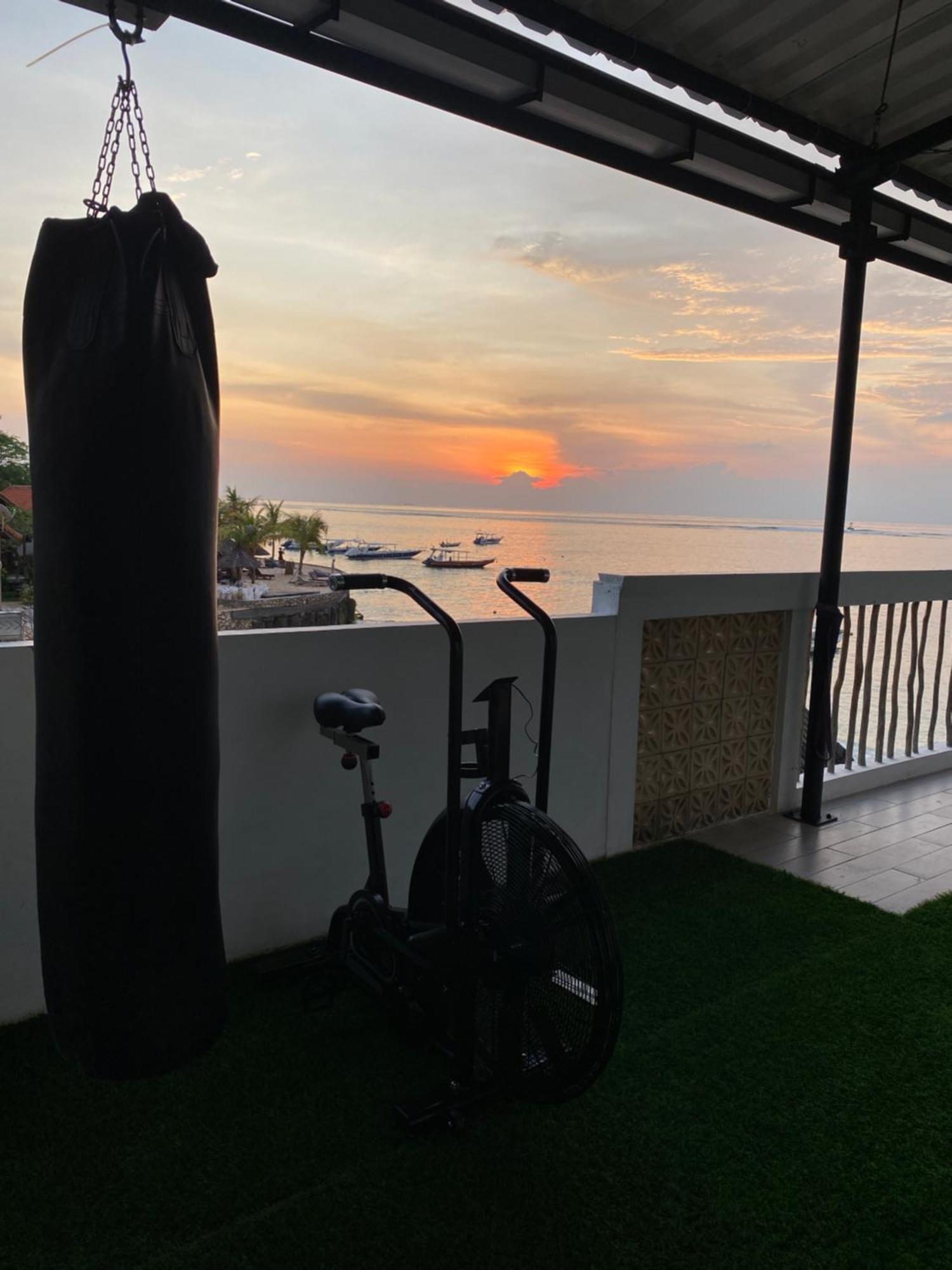 3 Monkeys Lembongan Studio Apartments Gym Recovery Centre 외부 사진
